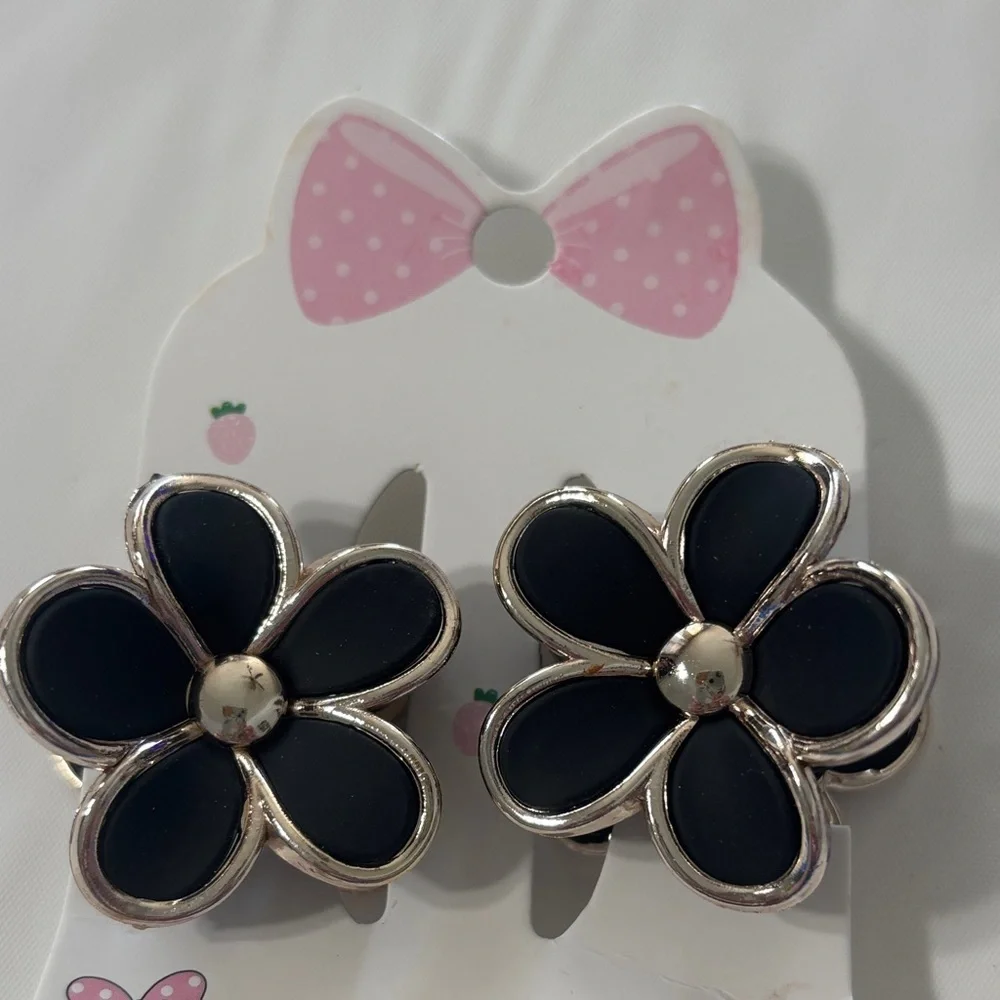 Black Flower Hair Clips (1Pair)